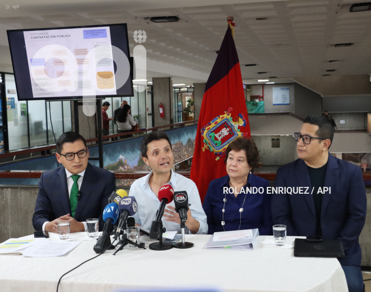CONCEJALES HABLAN SOBRE EL CASO TROLEBUSES