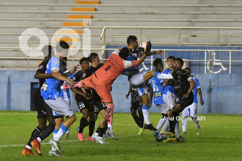 FBL-LIGAPRO-MANTA-TECNICO UNIVERSITARIO