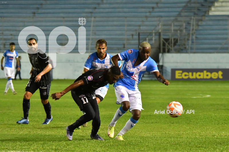 FBL-LIGAPRO-MANTA-TECNICO UNIVERSITARIO