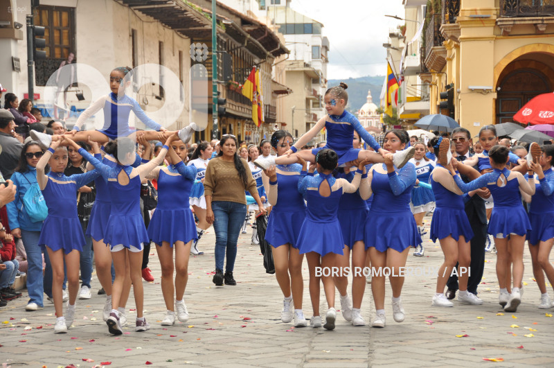 CUENCA-DESFILE ESTUDIANTIL-FIESTAS DE CUENCA
