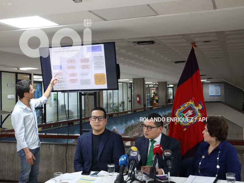 CONCEJALES HABLAN SOBRE EL CASO TROLEBUSES