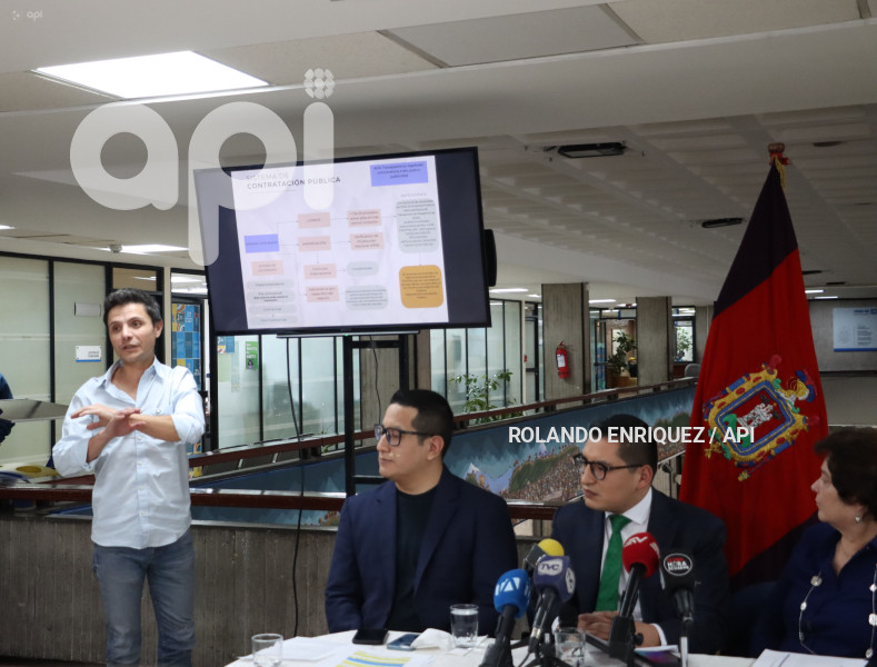 CONCEJALES HABLAN SOBRE EL CASO TROLEBUSES
