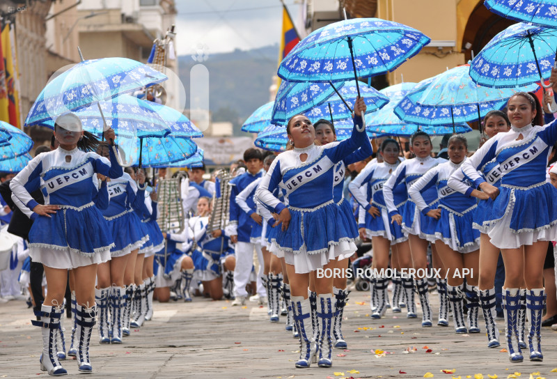 CUENCA-DESFILE ESTUDIANTIL-FIESTAS DE CUENCA