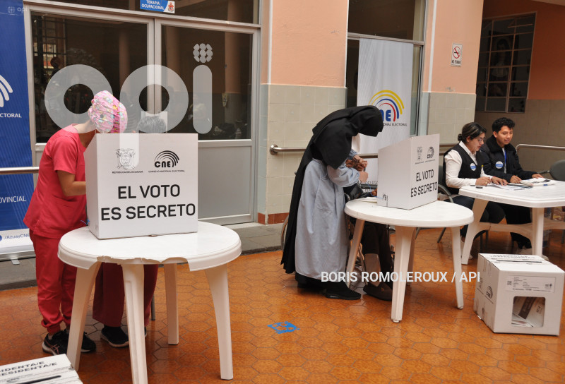 CUENCA-ELECCIONES 2025-VOTO EN CASA