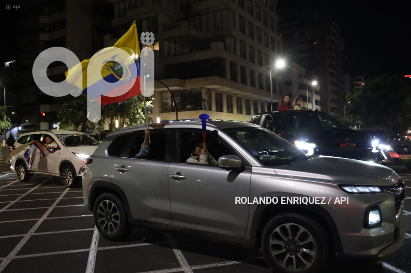 FESTEJOS SIMPATIZANTES NOBOA