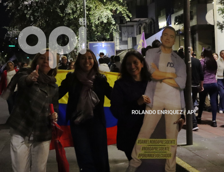 FESTEJOS SIMPATIZANTES NOBOA