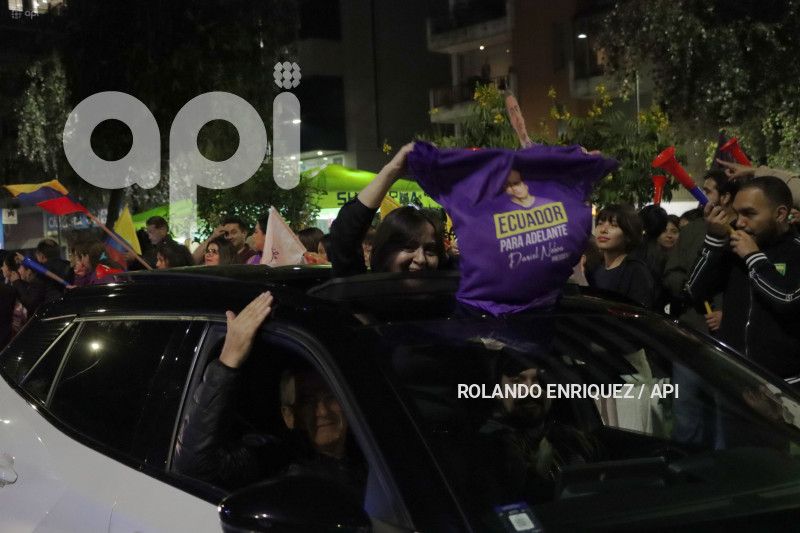 FESTEJOS SIMPATIZANTES NOBOA