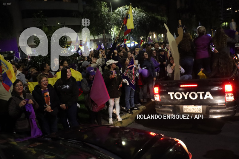 FESTEJOS SIMPATIZANTES NOBOA