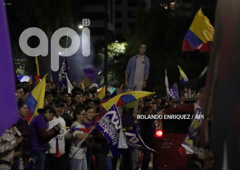 FESTEJOS SIMPATIZANTES NOBOA