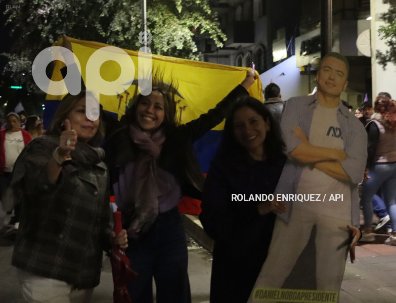FESTEJOS SIMPATIZANTES NOBOA