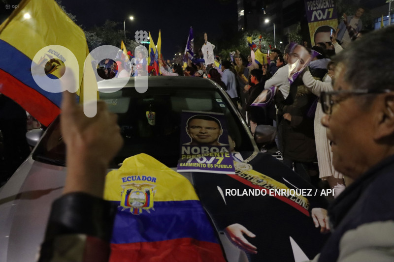 FESTEJOS SIMPATIZANTES NOBOA