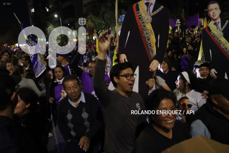 FESTEJOS SIMPATIZANTES NOBOA