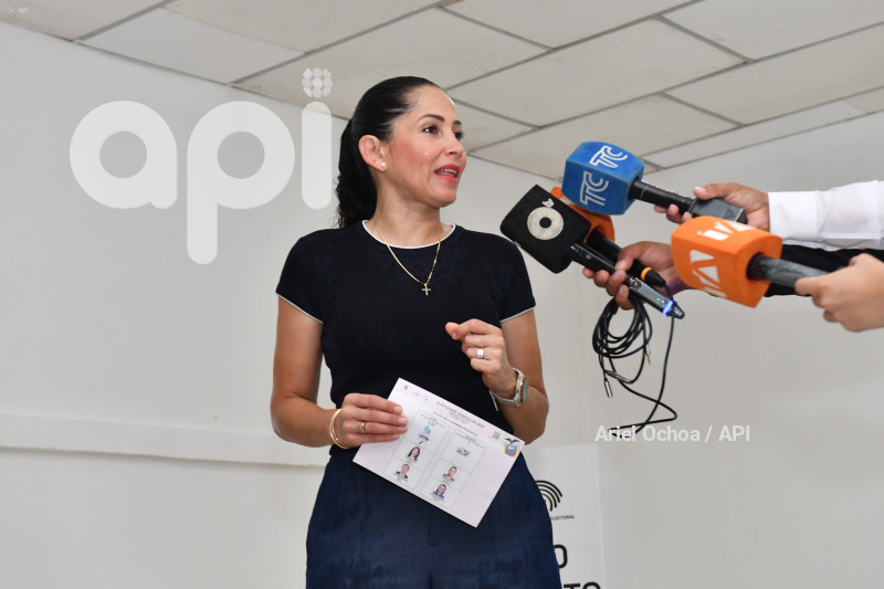 LUISA GONZALEZ SEGUNDA VUELTA