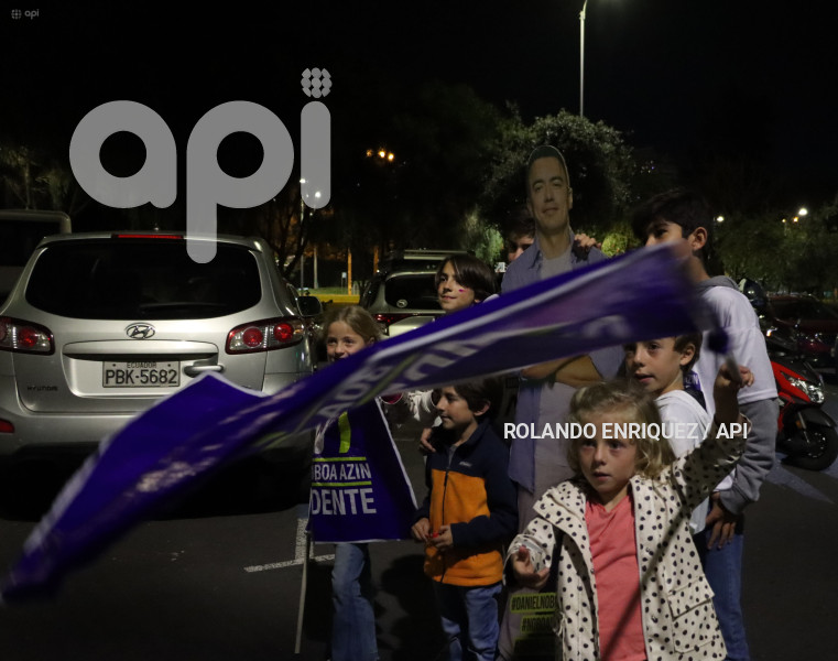 FESTEJOS SIMPATIZANTES NOBOA