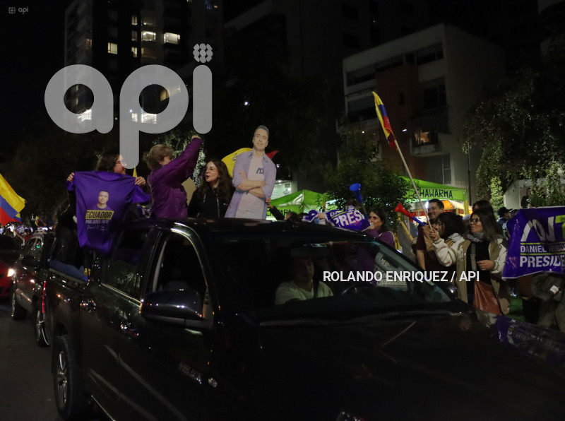 FESTEJOS SIMPATIZANTES NOBOA