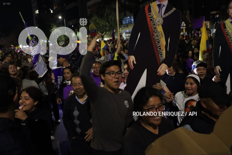 FESTEJOS SIMPATIZANTES NOBOA