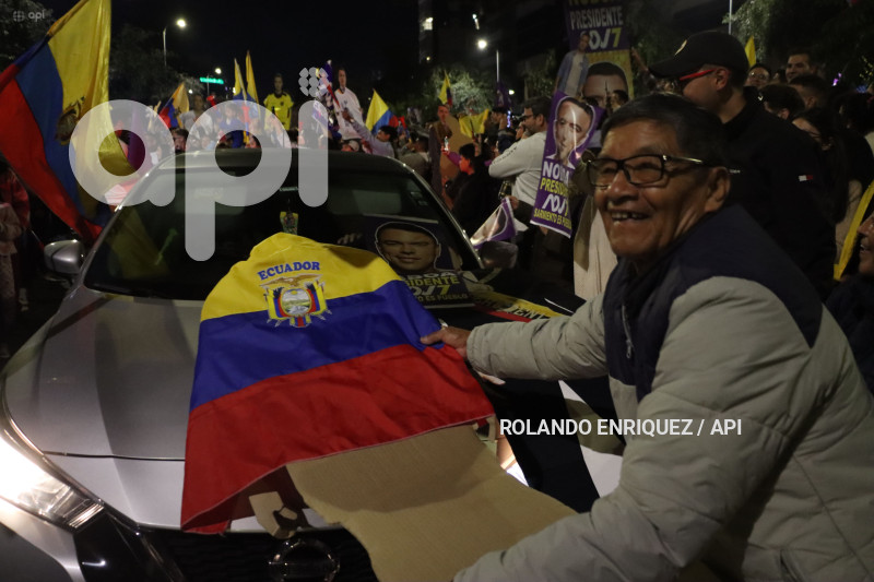 FESTEJOS SIMPATIZANTES NOBOA
