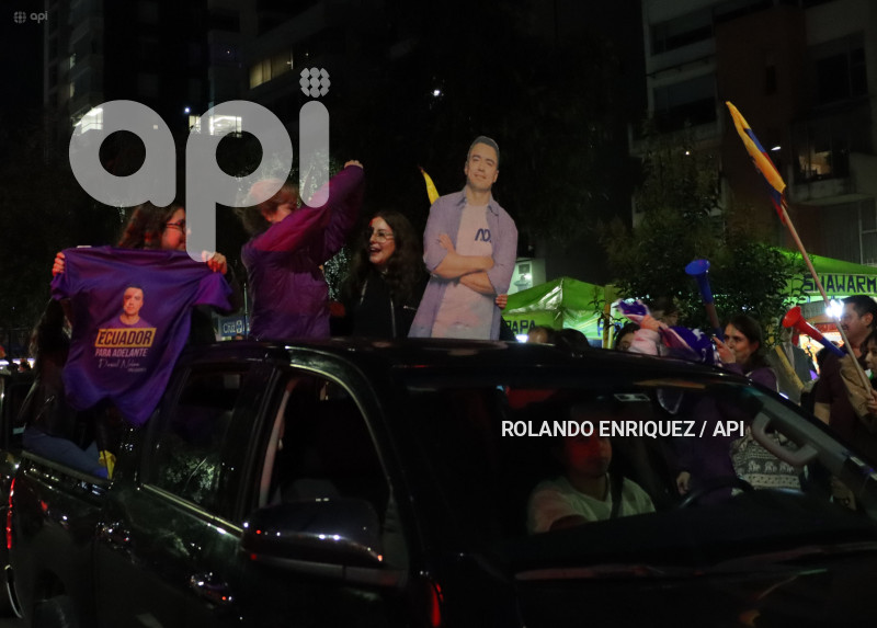FESTEJOS SIMPATIZANTES NOBOA