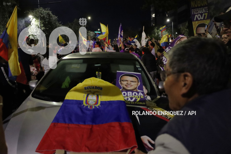 FESTEJOS SIMPATIZANTES NOBOA