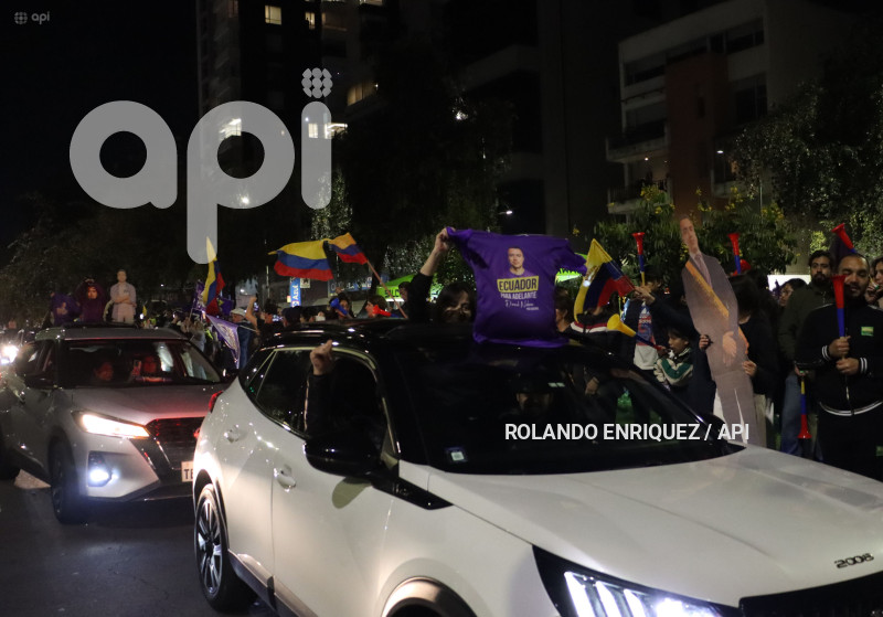 FESTEJOS SIMPATIZANTES NOBOA