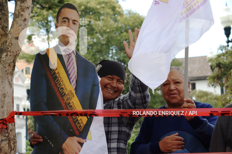 NOBOA ESCOLTA PRESIDENCIAL