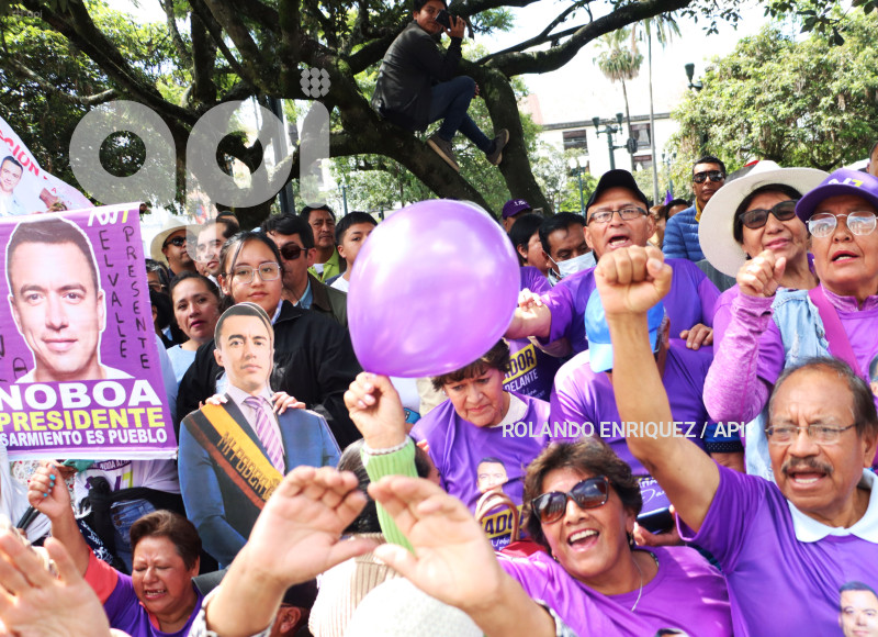 NOBOA ESCOLTA PRESIDENCIAL