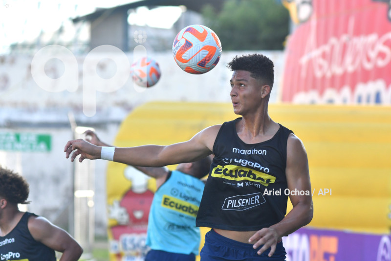 FBL-LIGAPRO-DELFIN-MACARA