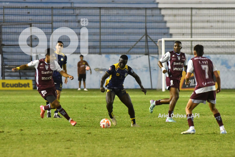FBL-LIGAPRO-DELFIN-MACARA