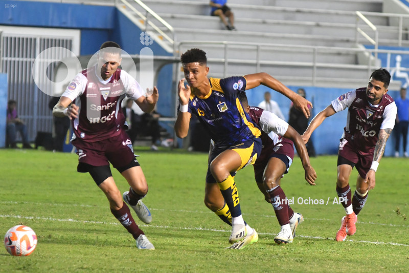 FBL-LIGAPRO-DELFIN-MACARA