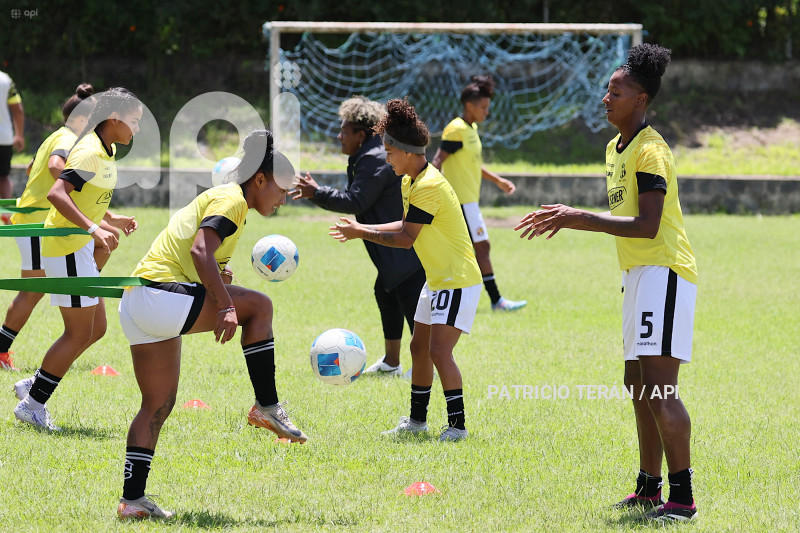 FBL SUPERLIGA FEMENINA NACIONAL VS BARCELONA