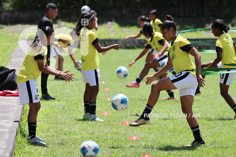 FBL SUPERLIGA FEMENINA NACIONAL VS BARCELONA