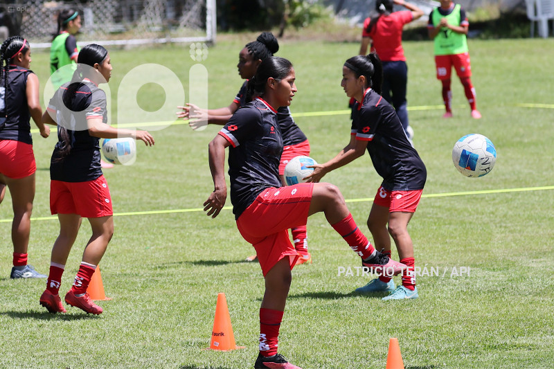 FBL SUPERLIGA FEMENINA NACIONAL VS BARCELONA