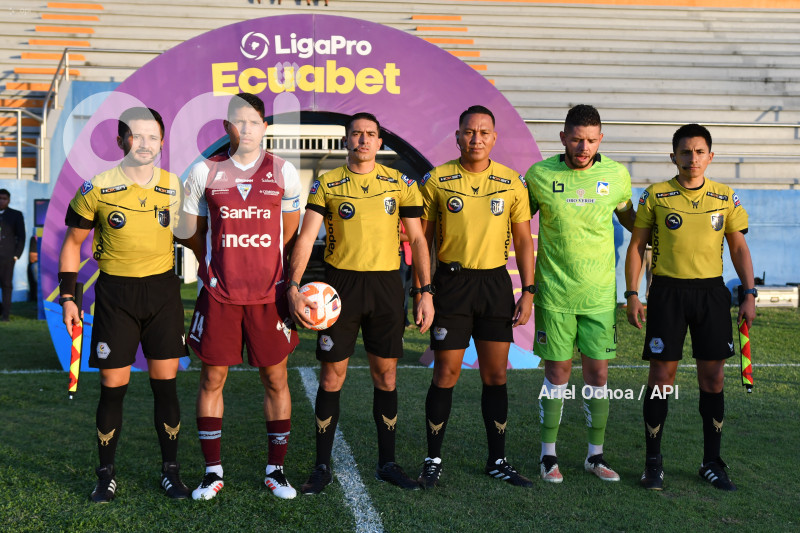 FBL-LIGAPRO-DELFIN-MACARA