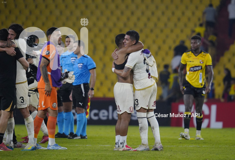 FBL-LIBERTADORES-BARCELONA-UNIVERSITARIO