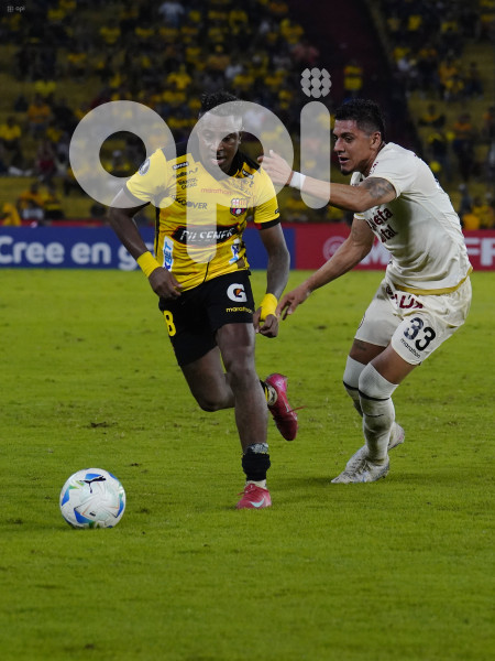 FBL-LIBERTADORES-BARCELONA-UNIVERSITARIO