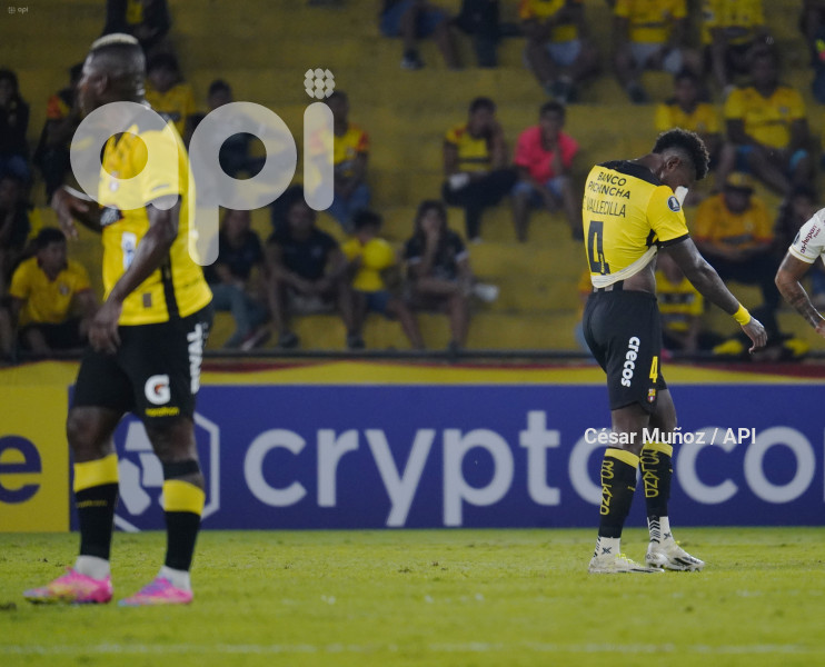 FBL-LIBERTADORES-BARCELONA-UNIVERSITARIO