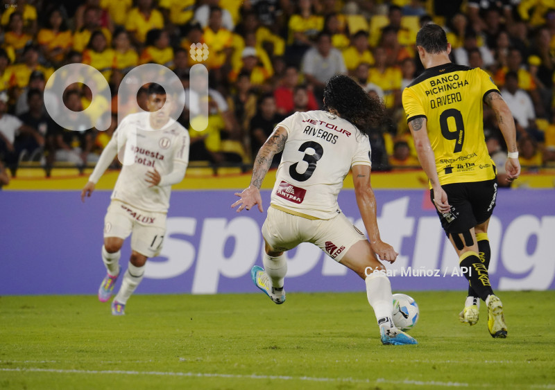 FBL-LIBERTADORES-BARCELONA-UNIVERSITARIO