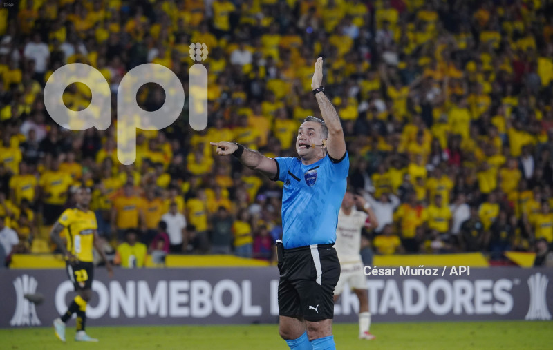 FBL-LIBERTADORES-BARCELONA-UNIVERSITARIO