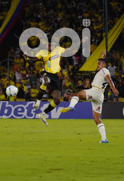 FBL-LIBERTADORES-BARCELONA-UNIVERSITARIO