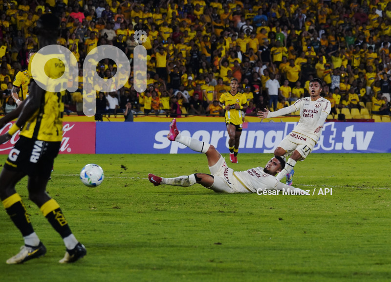 FBL-LIBERTADORES-BARCELONA-UNIVERSITARIO