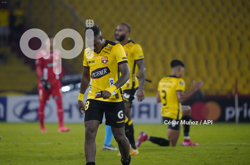FBL-LIBERTADORES-BARCELONA-UNIVERSITARIO