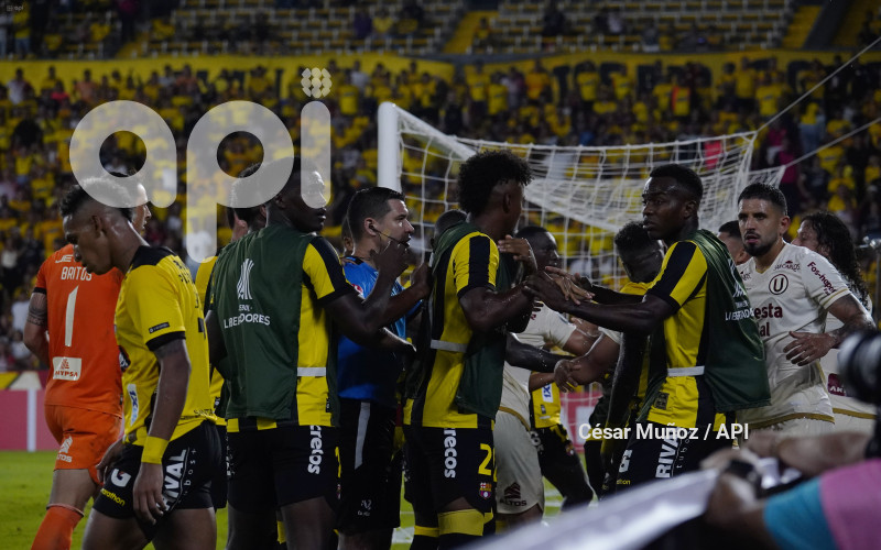 FBL-LIBERTADORES-BARCELONA-UNIVERSITARIO