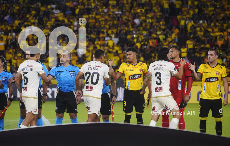 FBL-LIBERTADORES-BARCELONA-UNIVERSITARIO