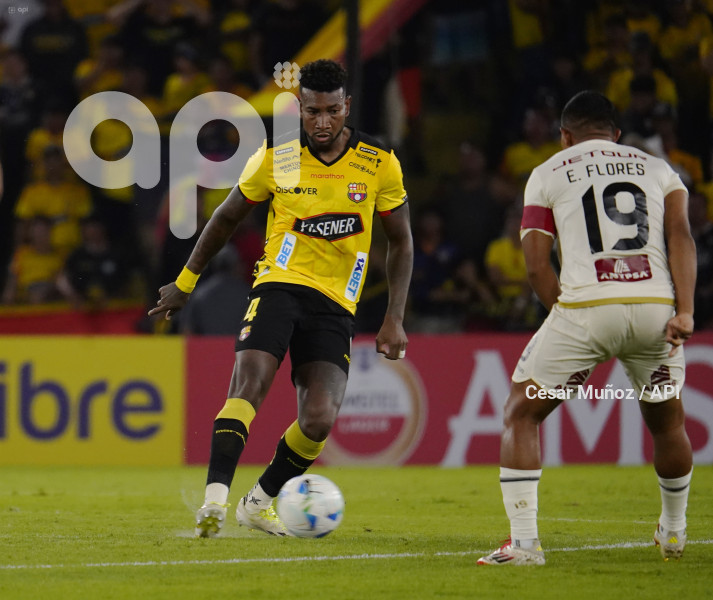 FBL-LIBERTADORES-BARCELONA-UNIVERSITARIO