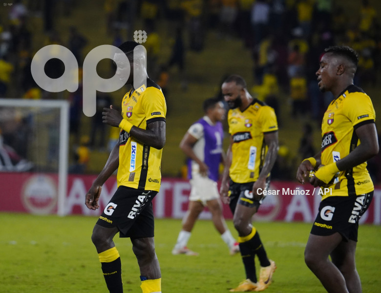 FBL-LIBERTADORES-BARCELONA-UNIVERSITARIO