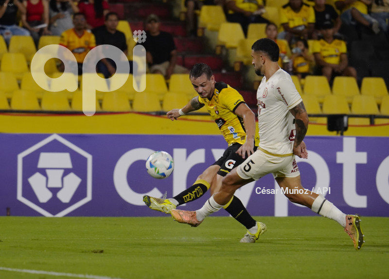 FBL-LIBERTADORES-BARCELONA-UNIVERSITARIO