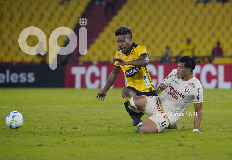 FBL-LIBERTADORES-BARCELONA-UNIVERSITARIO