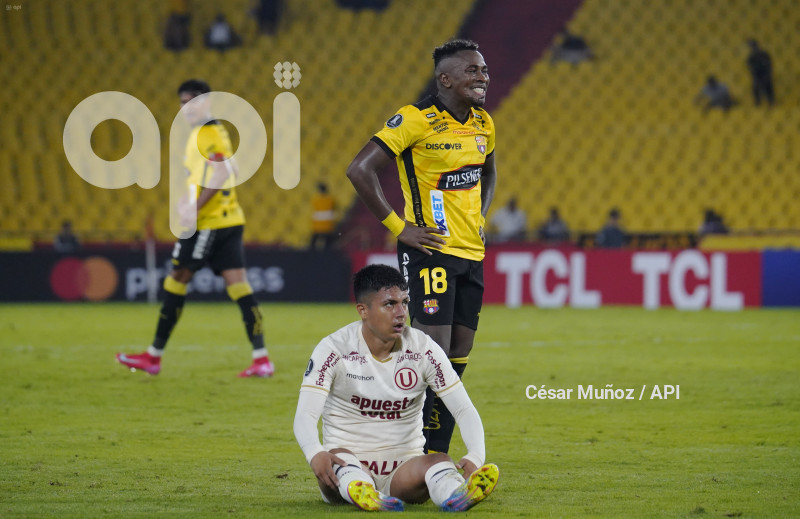 FBL-LIBERTADORES-BARCELONA-UNIVERSITARIO