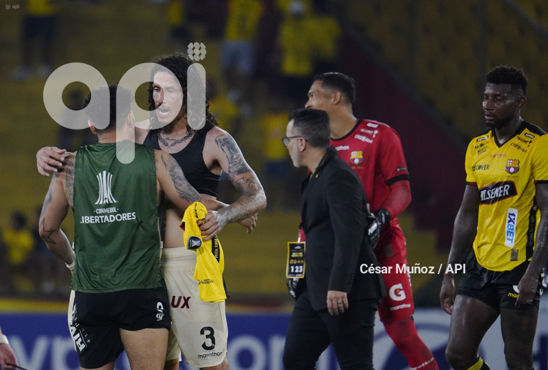FBL-LIBERTADORES-BARCELONA-UNIVERSITARIO