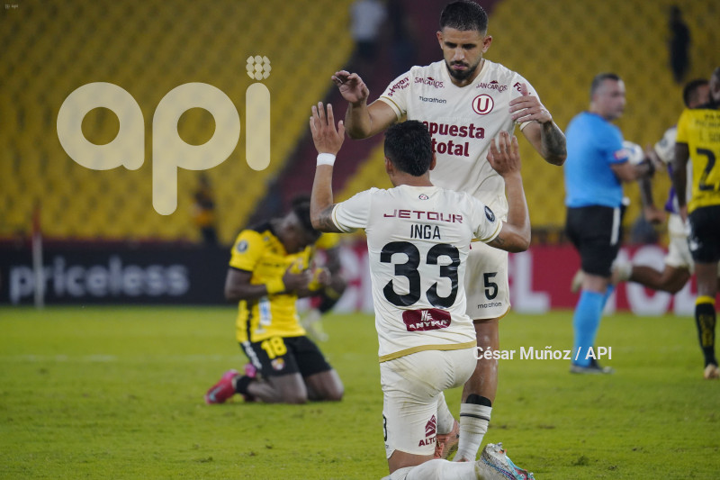 FBL-LIBERTADORES-BARCELONA-UNIVERSITARIO